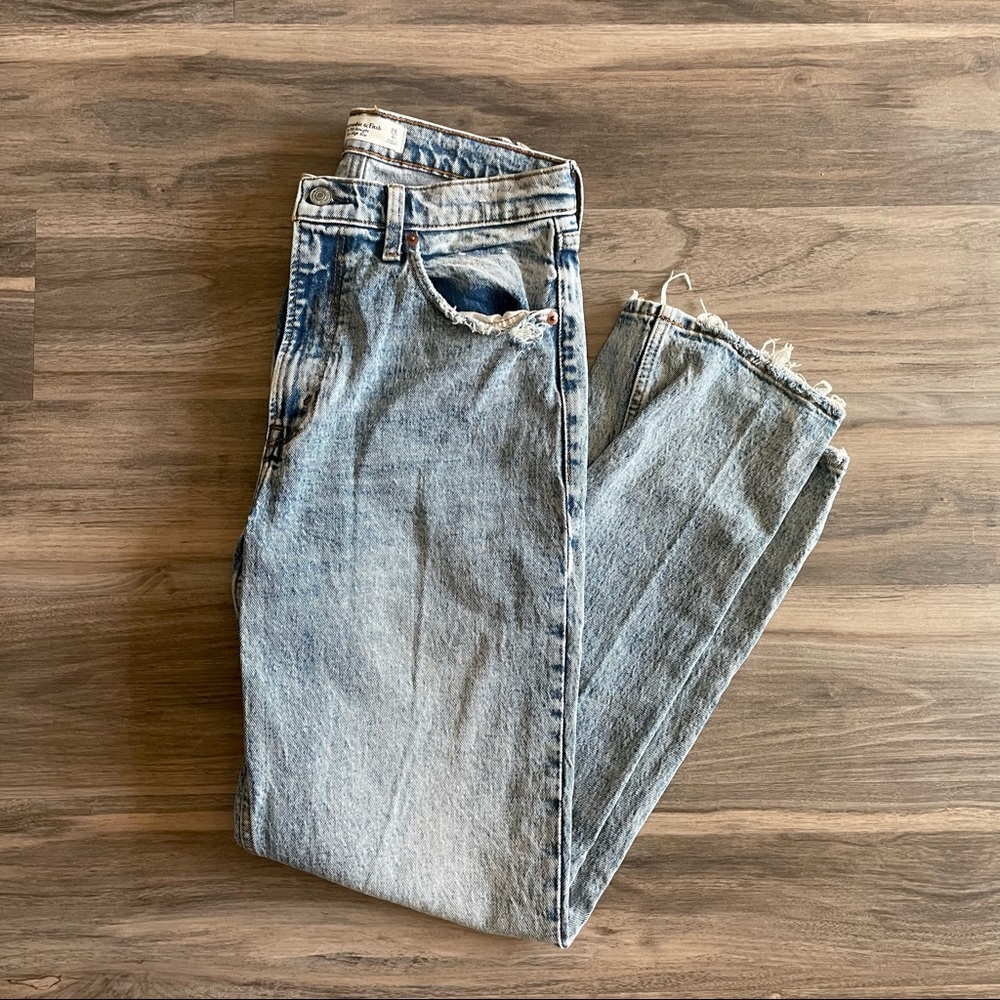 90s Ultra High Rise Straight Jeans (28)